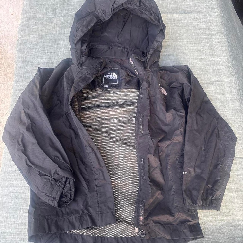 XS GIRLS The North Face black waterproof jacket
